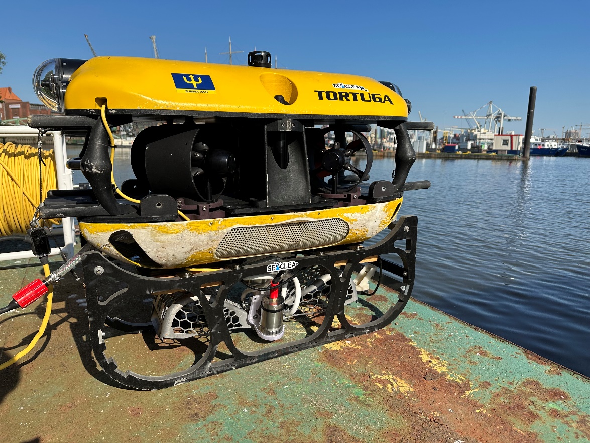 The collection ROV with mounted gripper in the fully-open launch configuration